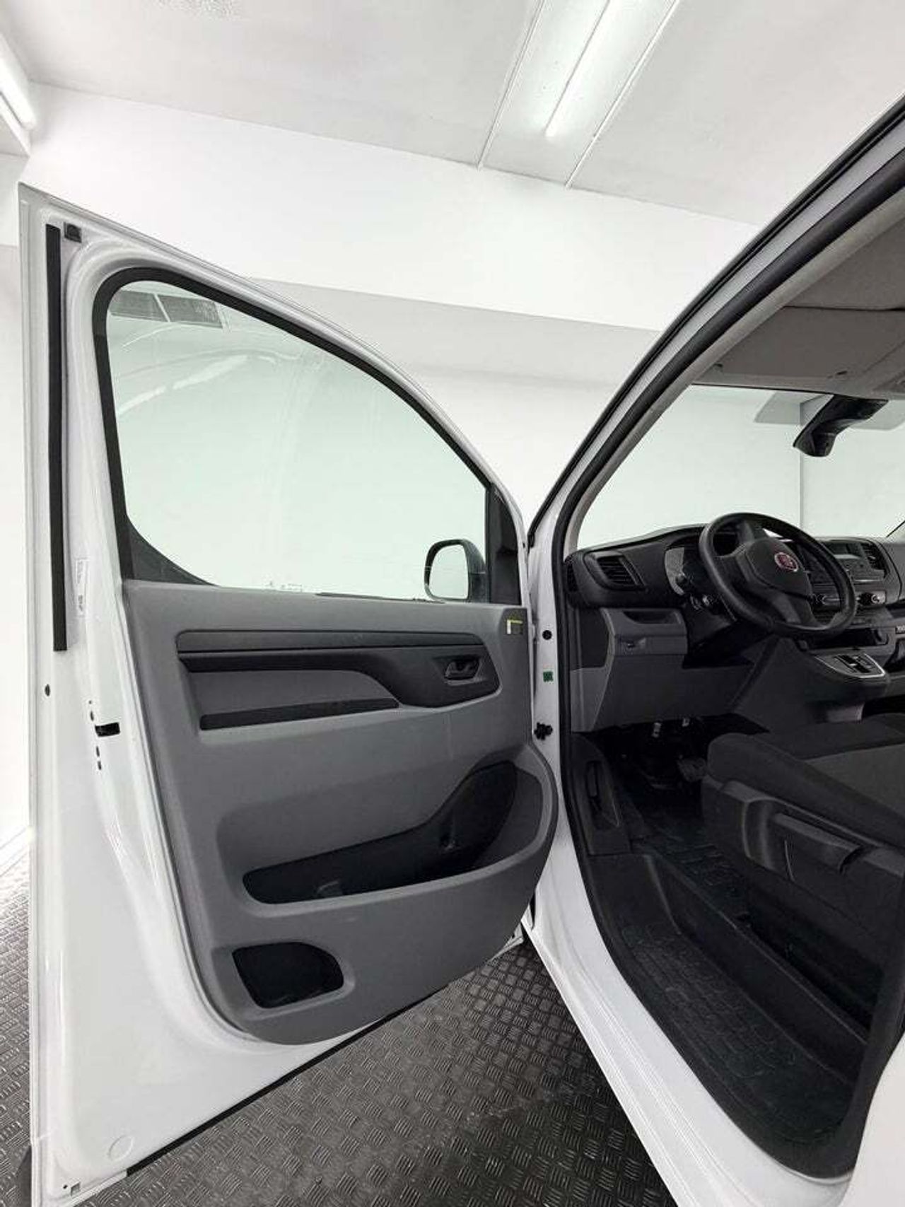 Fiat Scudo 50 kW Furgon L1 Business  - Foto 38