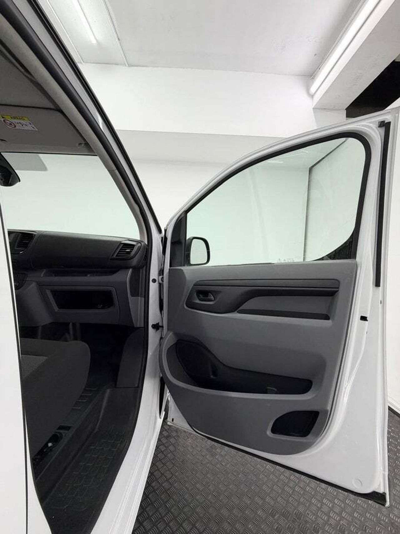 Fiat Scudo 50 kW Furgon L1 Business  - Foto 39