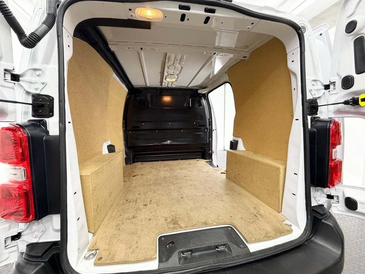 Fiat Scudo 50 kW Furgon L1 Business  - Foto 33