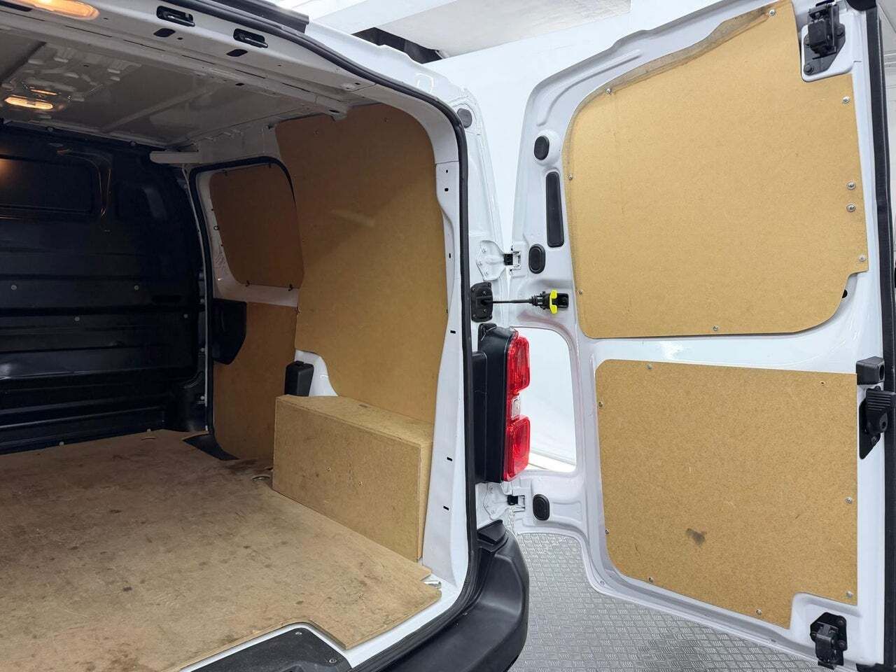 Fiat Scudo 50 kW Furgon L1 Business  - Foto 28