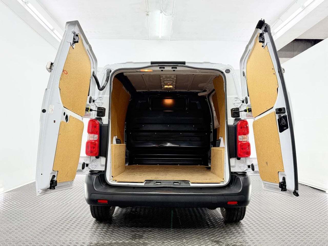 Fiat Scudo 50 kW Furgon L1 Business  - Foto 26