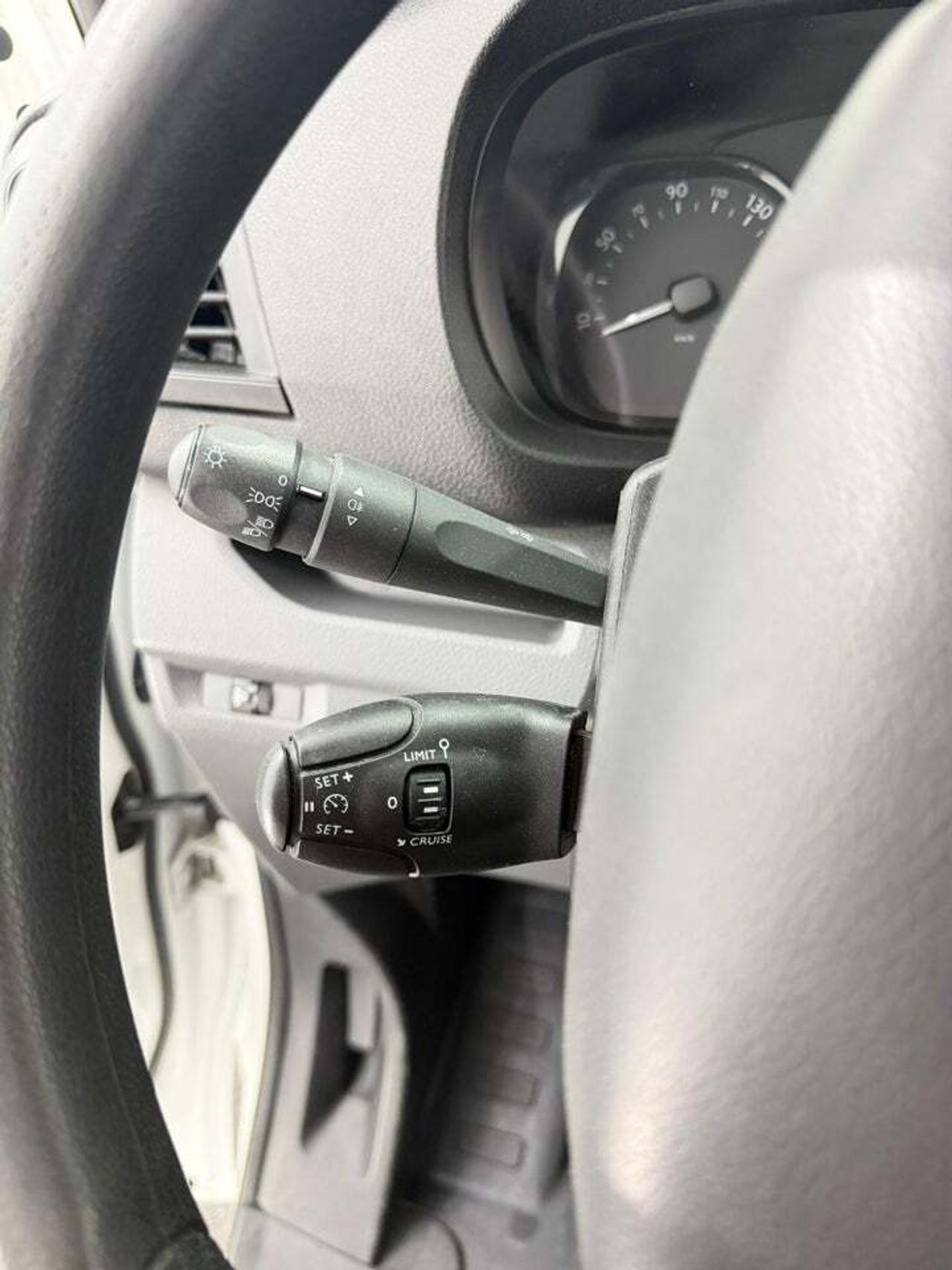 Peugeot Expert Furgon Premium 1.5 BlueHDi 100 SS Long  - Foto 16