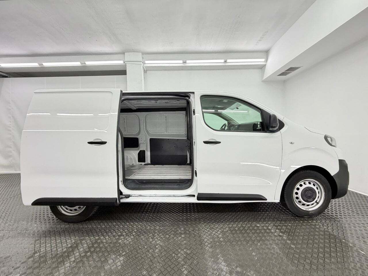 Peugeot Expert Furgon Premium 1.5 BlueHDi 100 SS Long  - Foto 9