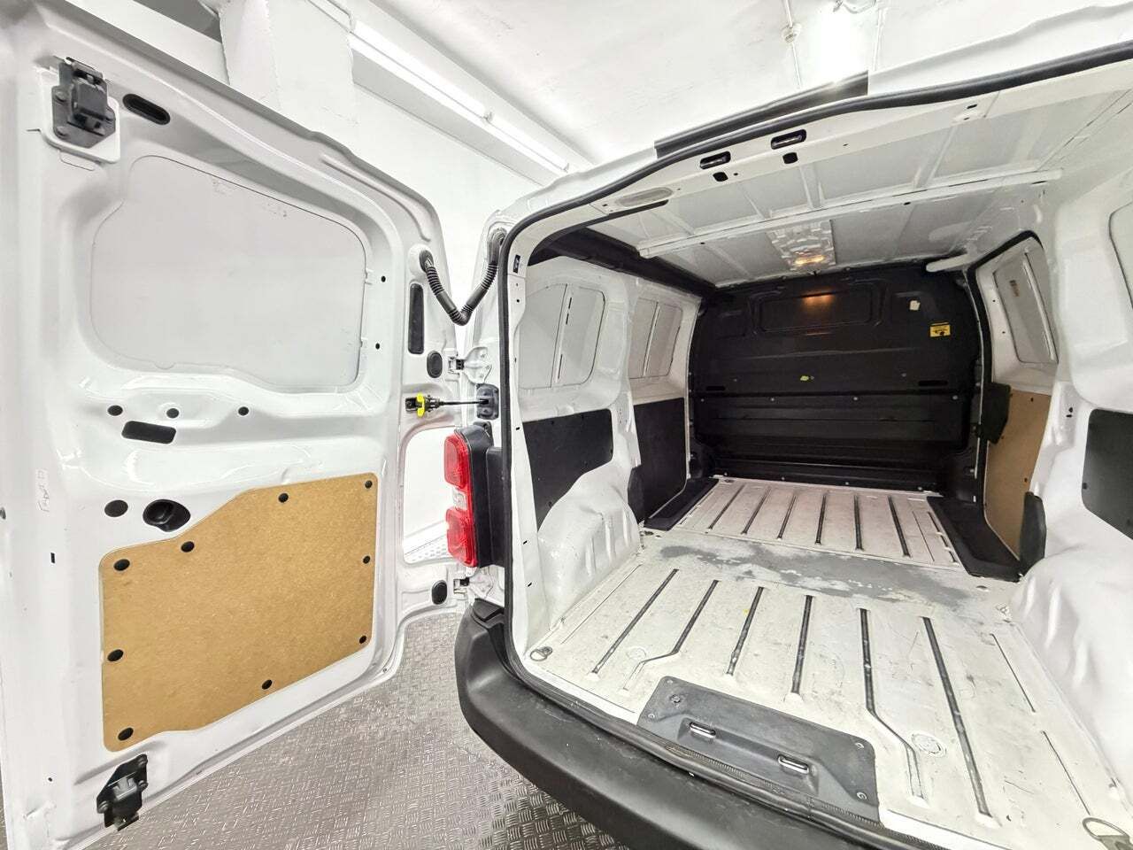 Peugeot Expert Furgon Premium 1.5 BlueHDi 100 SS Long  - Foto 31