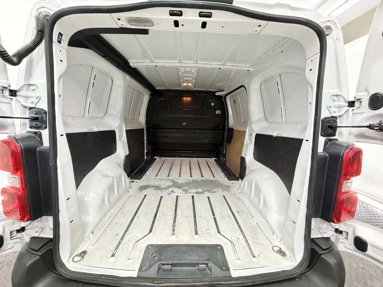 Peugeot Expert Furgon Premium 1.5 BlueHDi 100 SS Long  - Foto 32