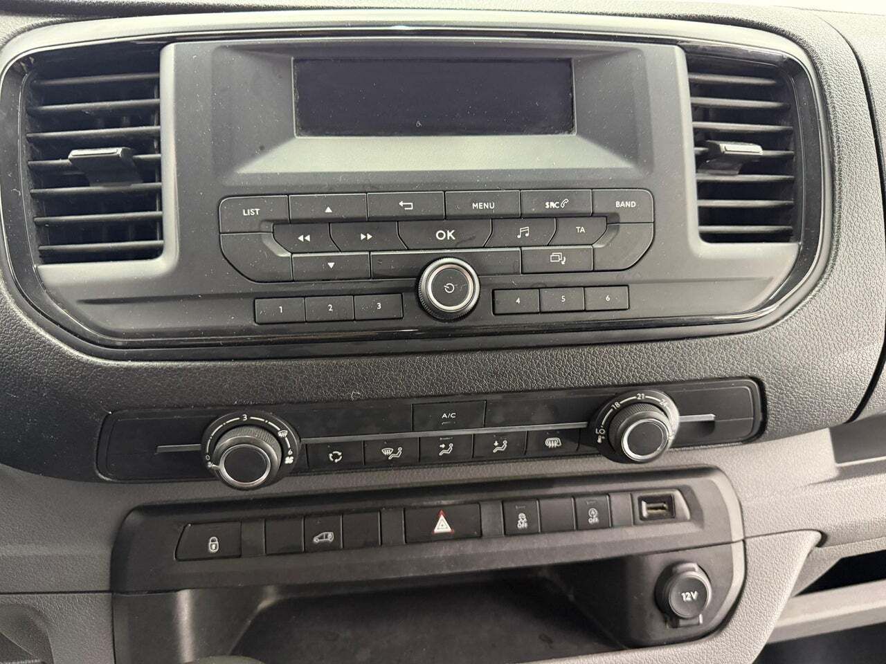 Peugeot Expert Furgon Premium 1.5 BlueHDi 100 SS Long  - Foto 19