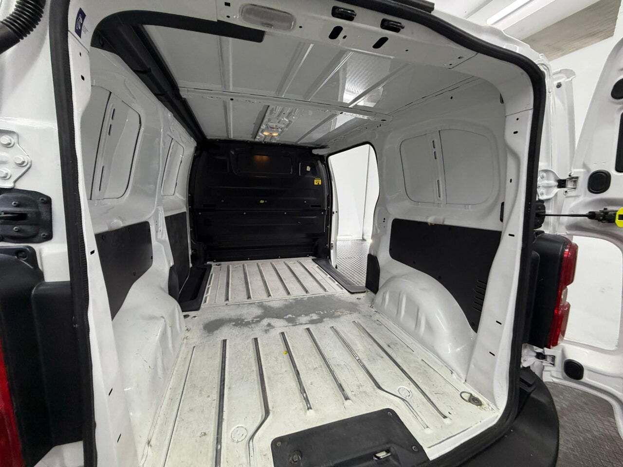 Peugeot Expert Furgon Premium 1.5 BlueHDi 100 SS Long  - Foto 36