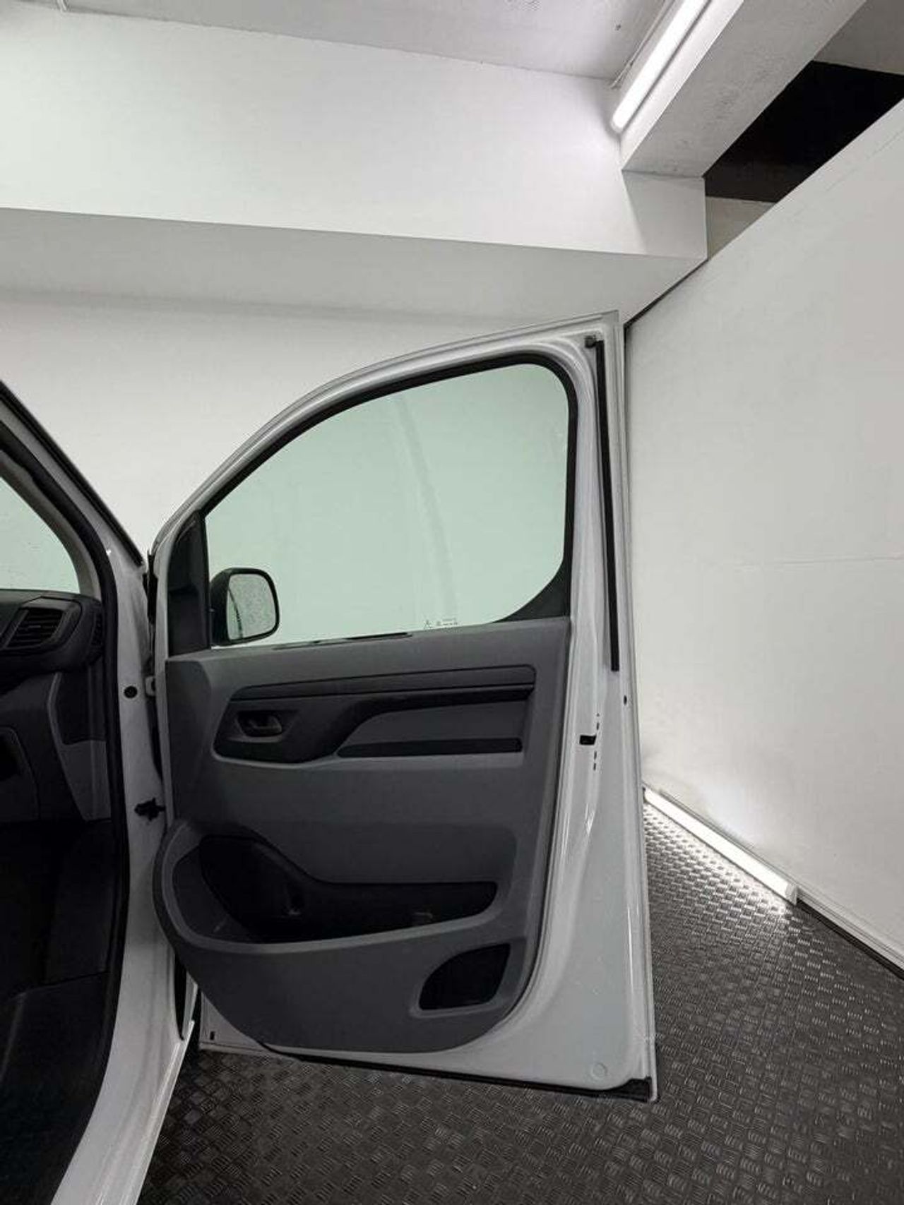 Fiat Scudo 50 kW Furgon L1 Business  - Foto 37