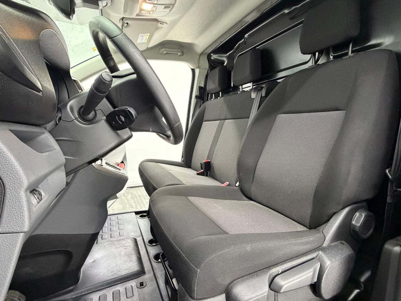 Fiat Scudo 50 kW Furgon L1 Business  - Foto 23