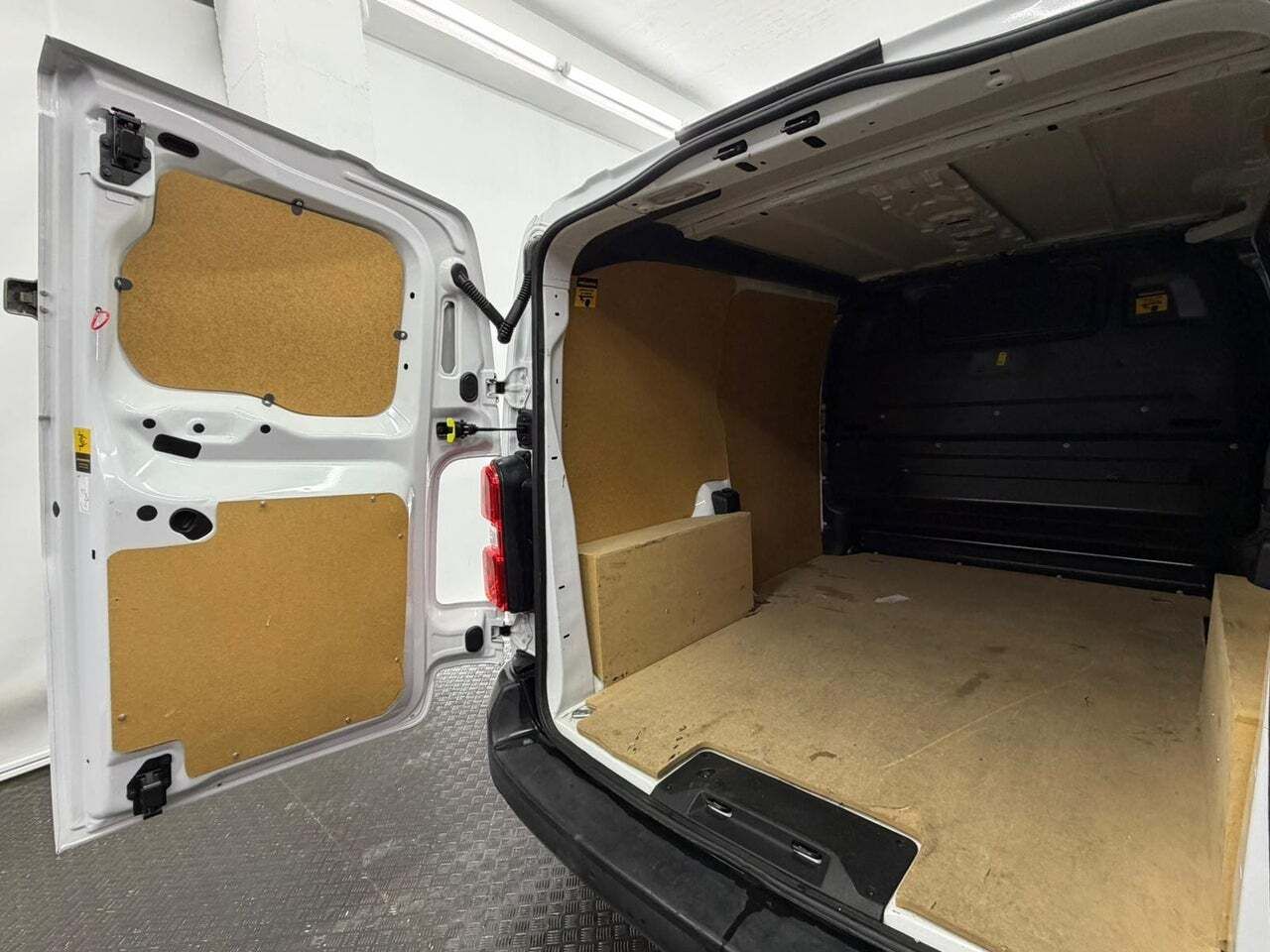 Fiat Scudo 50 kW Furgon L1 Business  - Foto 28