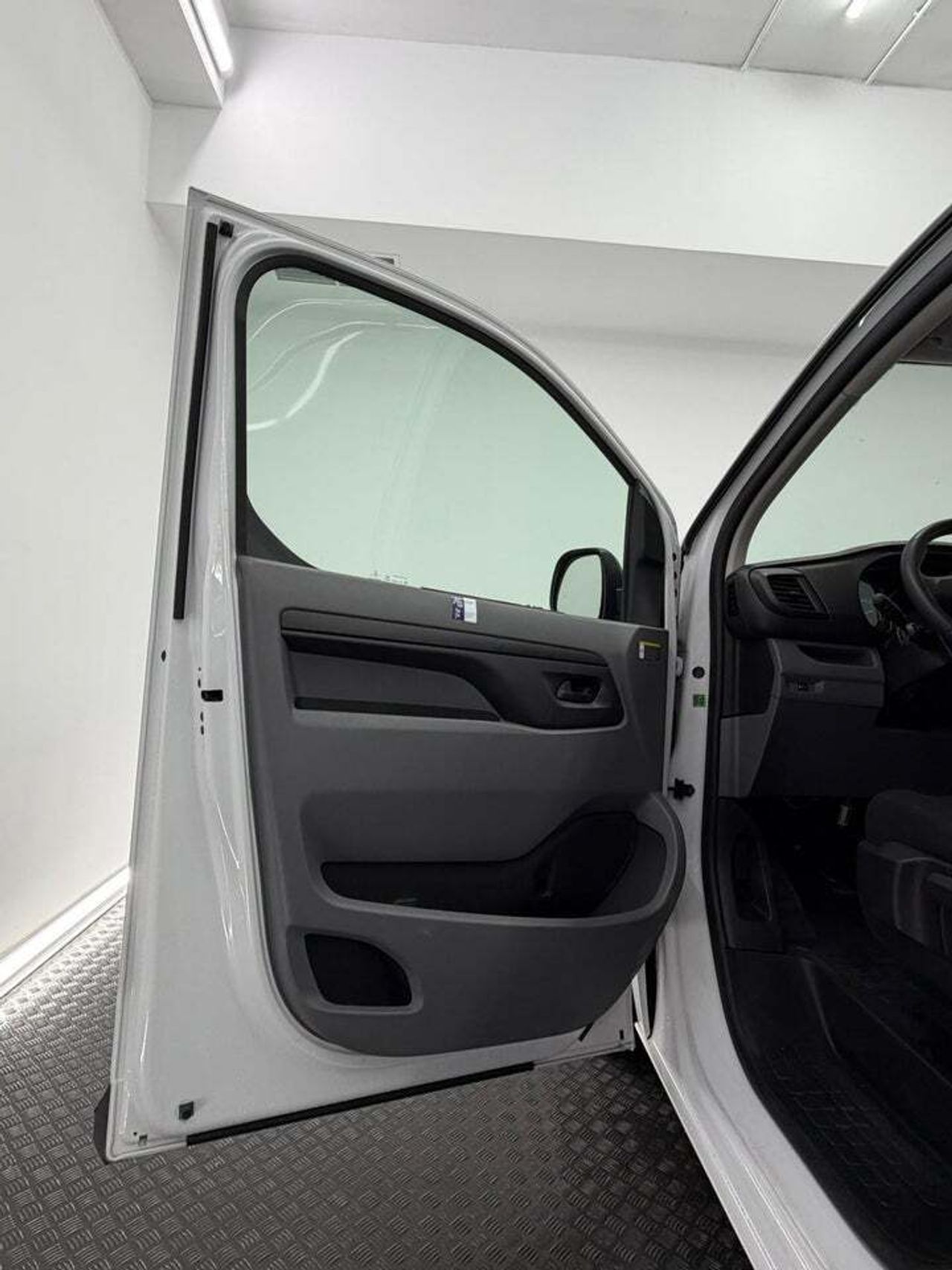 Fiat Scudo 50 kW Furgon L1 Business  - Foto 36