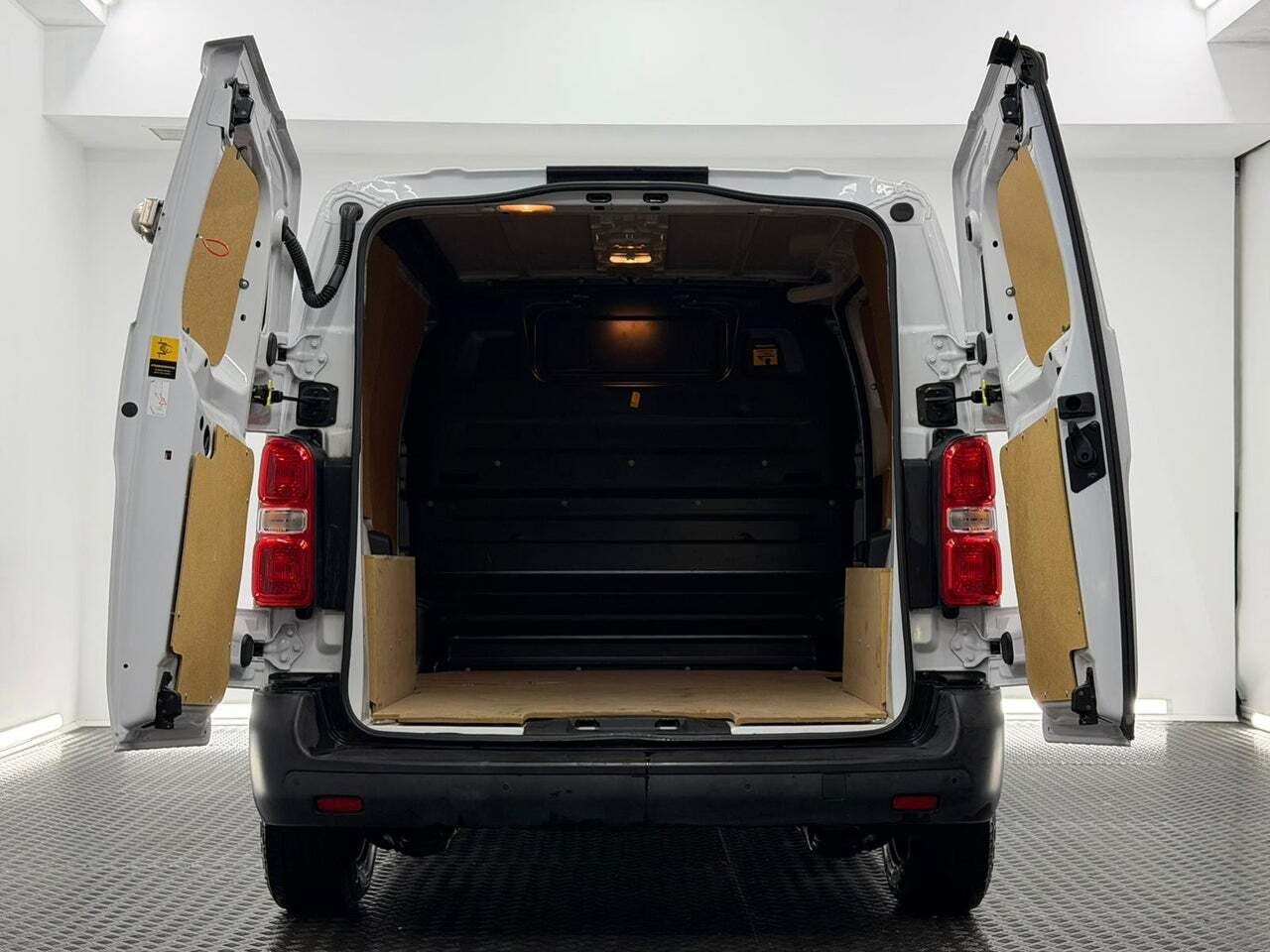 Fiat Scudo 50 kW Furgon L1 Business  - Foto 27