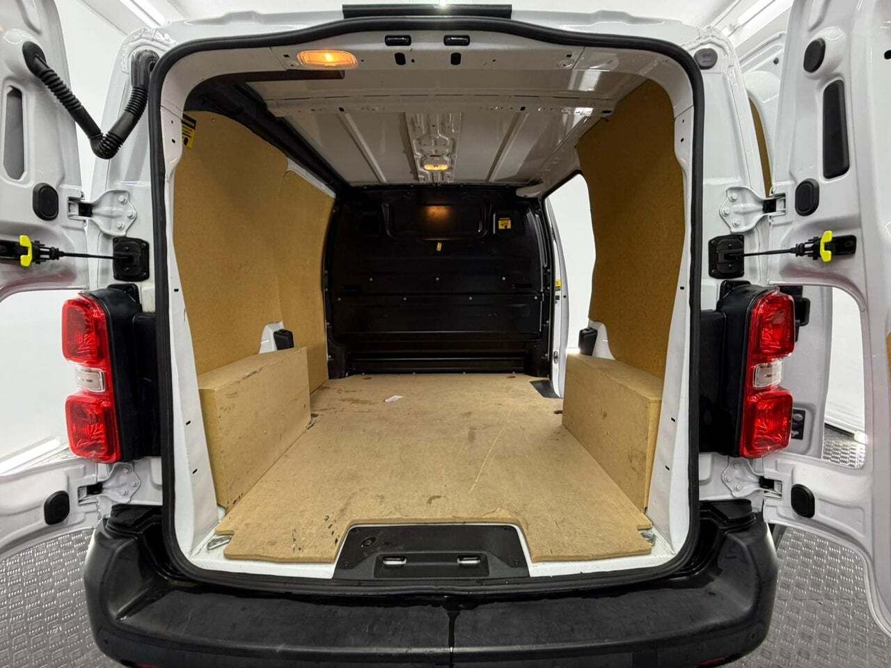 Fiat Scudo 50 kW Furgon L1 Business  - Foto 31