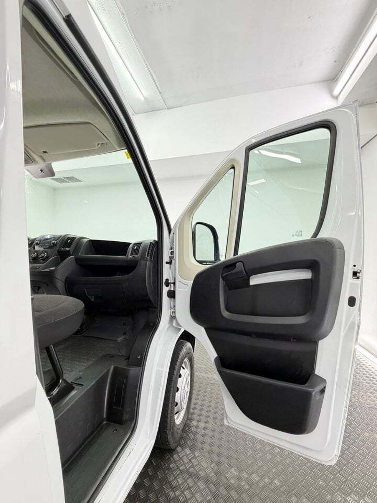 Citroën Jumper BlueHDi 103KW 140CV Furgon 35L2H2  - Foto 41
