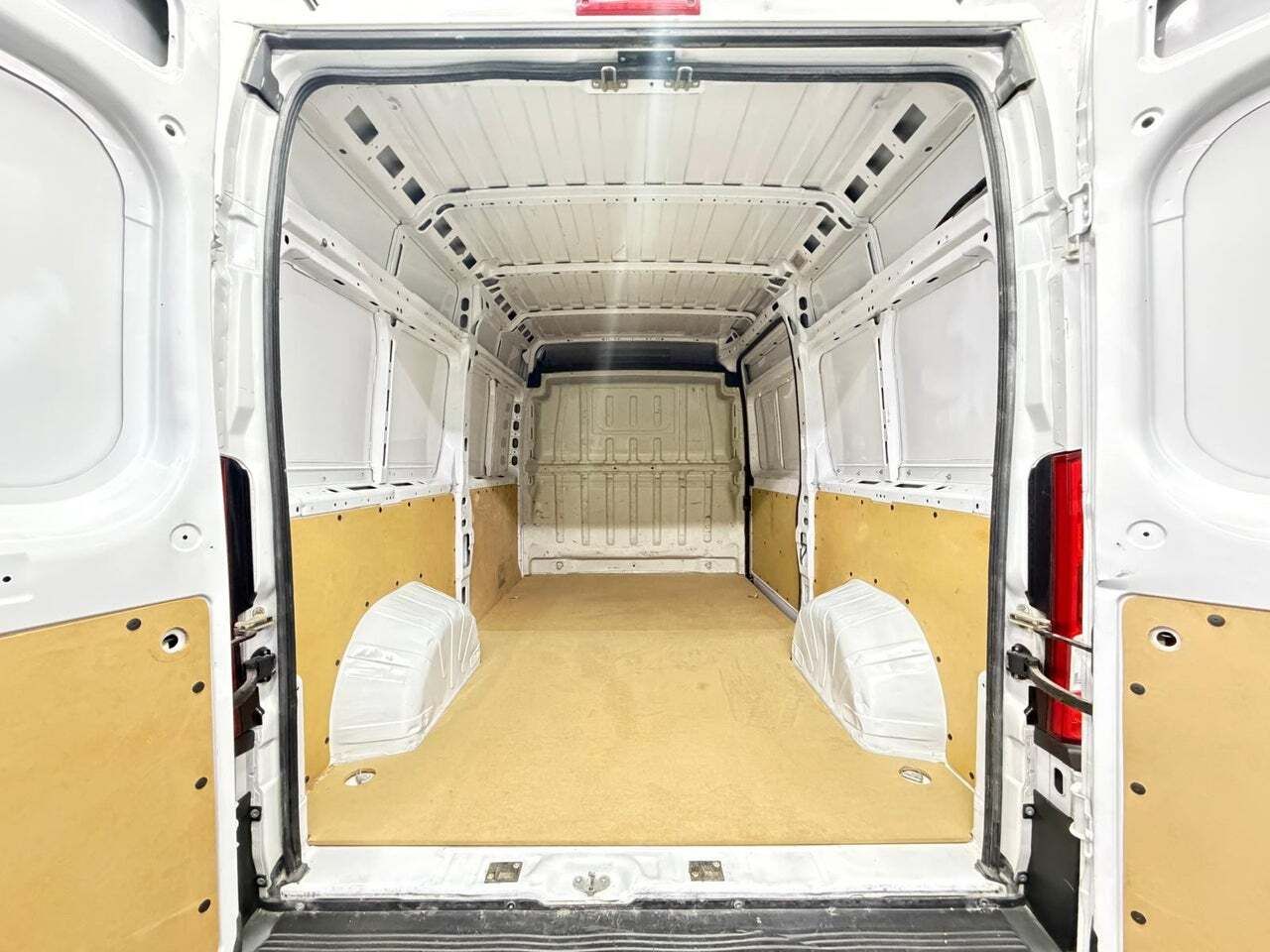 Citroën Jumper BlueHDi 103KW 140CV Furgon 35L2H2  - Foto 33