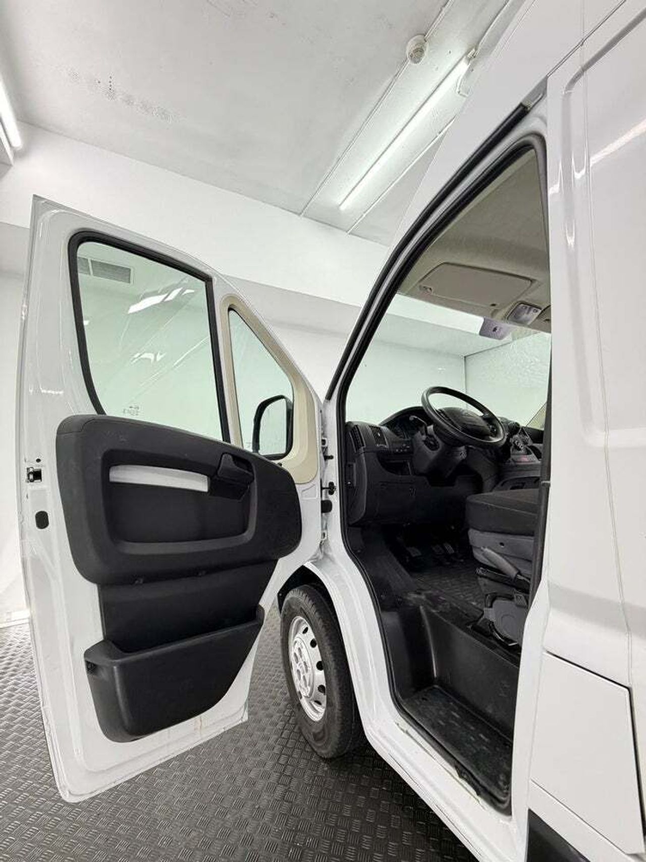 Citroën Jumper BlueHDi 103KW 140CV Furgon 35L2H2  - Foto 40