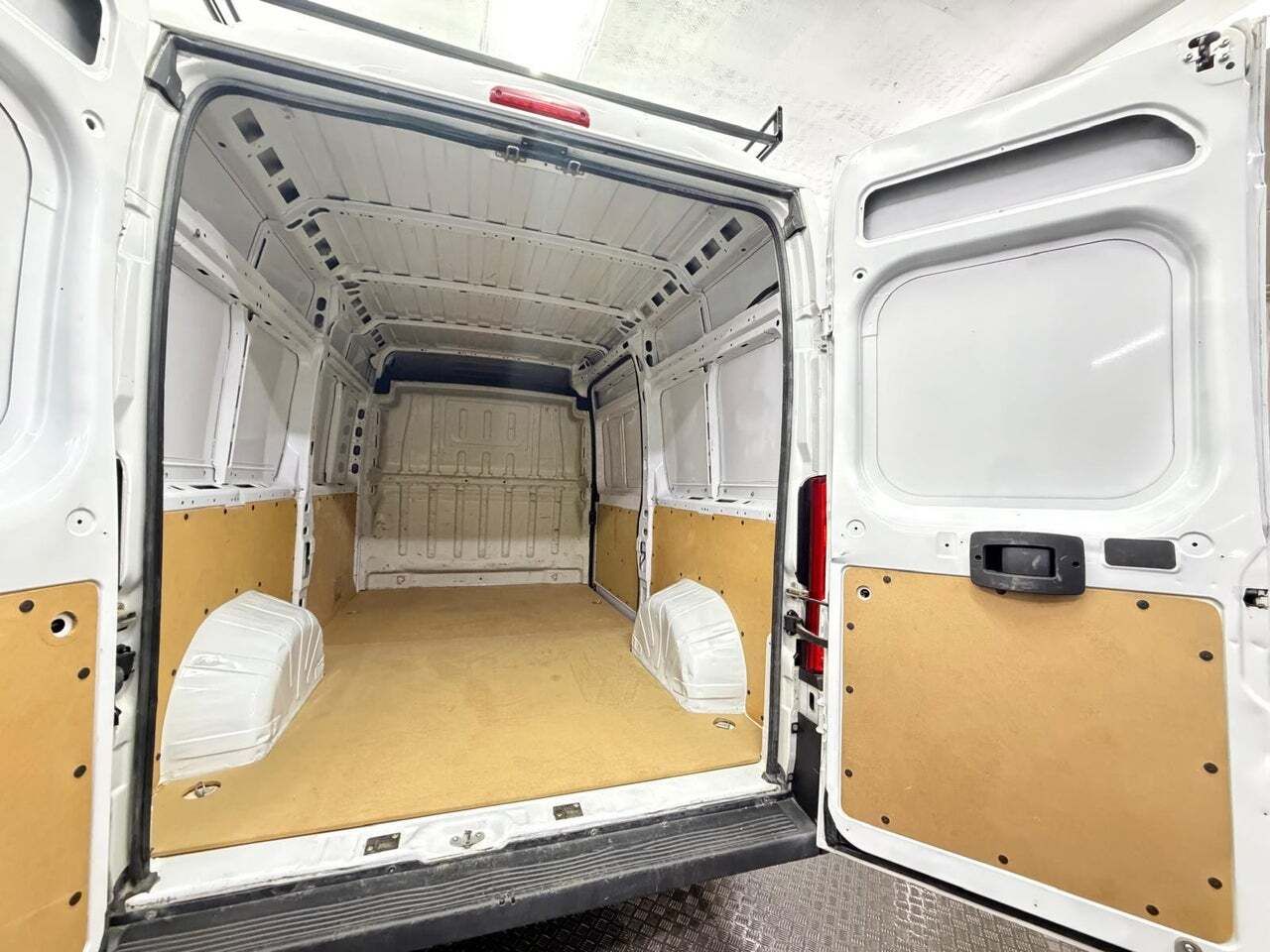Citroën Jumper BlueHDi 103KW 140CV Furgon 35L2H2  - Foto 32