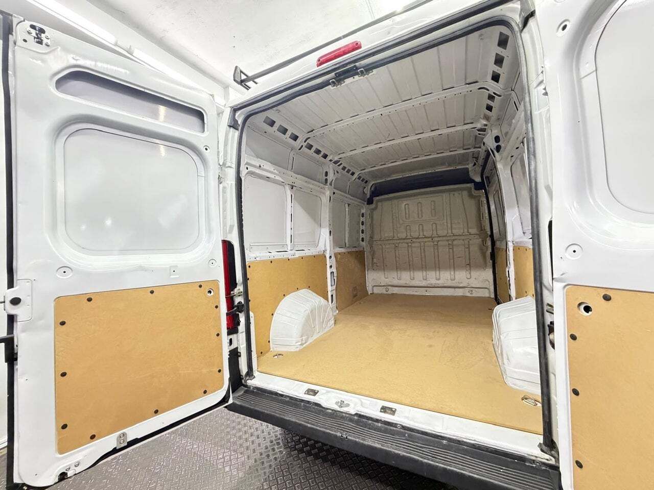Citroën Jumper BlueHDi 103KW 140CV Furgon 35L2H2  - Foto 31