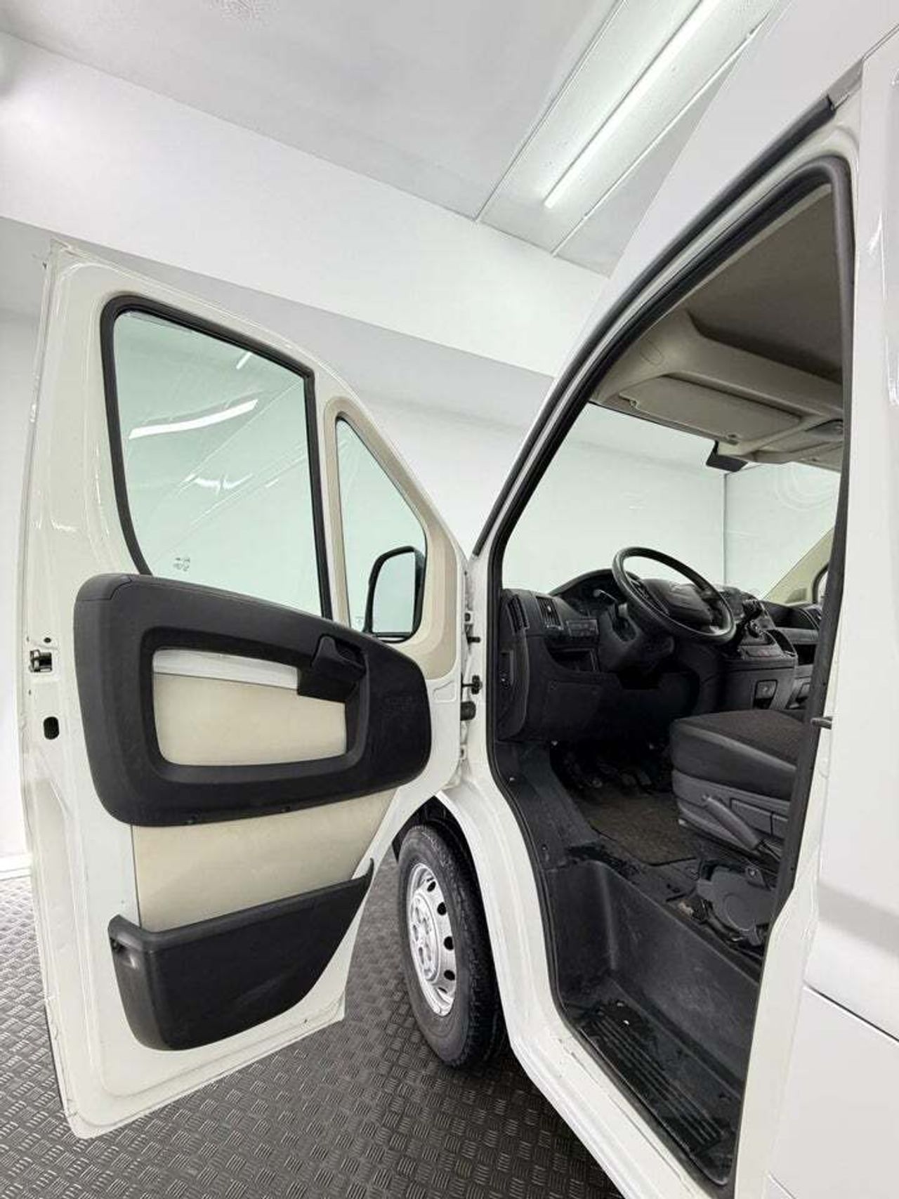 Citroën Jumper BlueHDi 88KW 120CV Furgon 35L2H2  - Foto 37