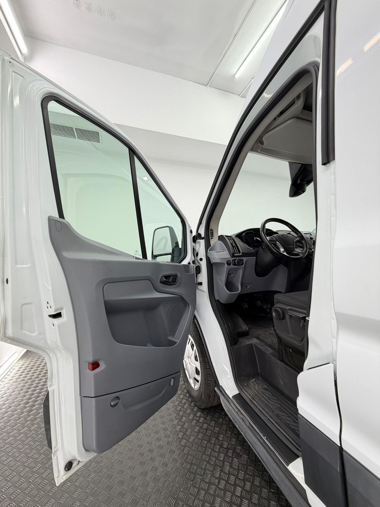 Ford Transit Custom FORD TRANSIT CUSTOM 2.0 TDCI 96 KW 280 AMBI DCIV SWB (130cv) - Foto 42