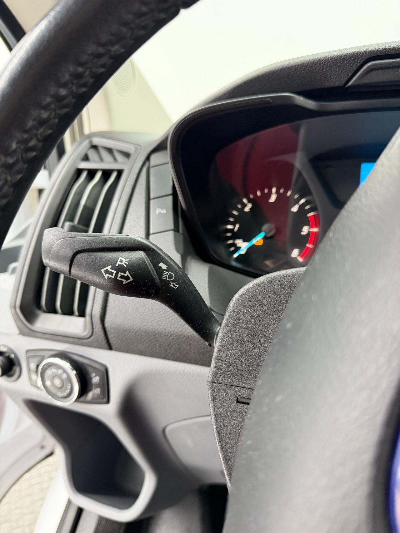 Ford Transit Custom FORD TRANSIT CUSTOM 2.0 TDCI 96 KW 280 AMBI DCIV SWB (130cv) - Foto 18