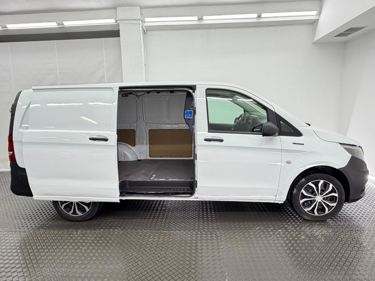 Mercedes Vito 111 e-VITO 85KW (116cv). FURGON LARGO 41kw/h - Foto 8