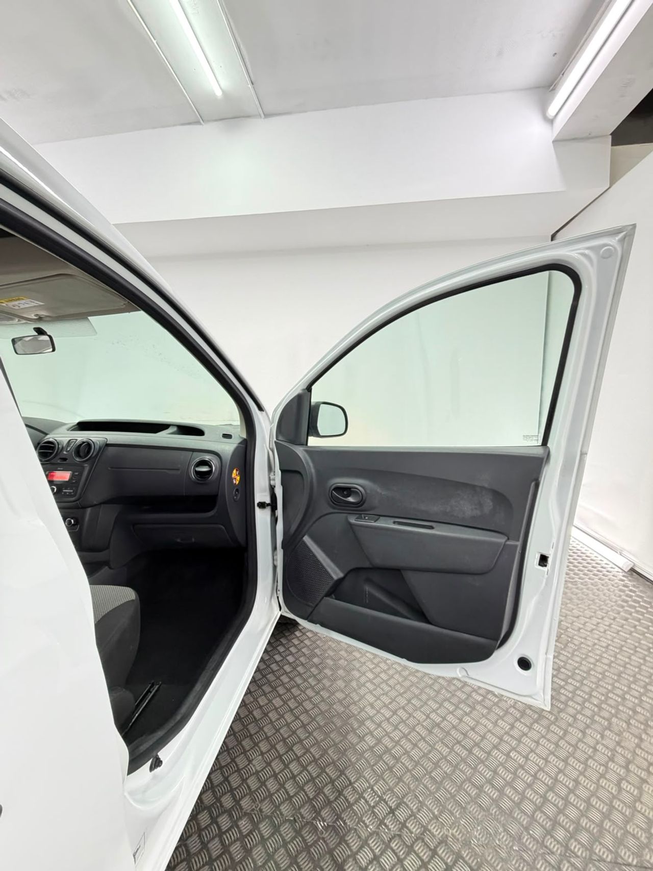 Dacia Dokker 1.6 SCE GLP (98cv) 5 plazas glp - Foto 35