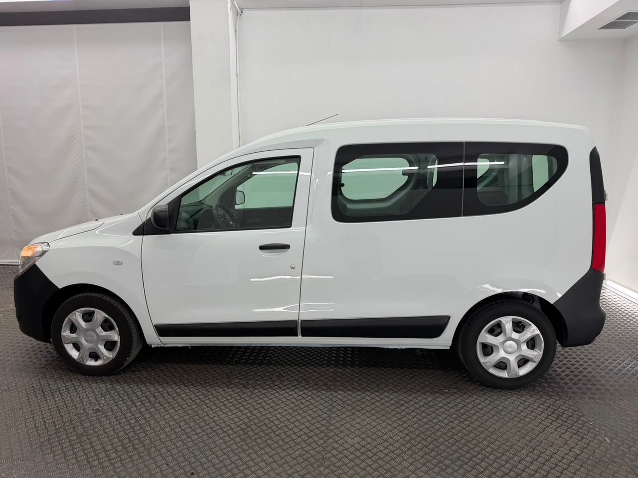 Dacia Dokker 1.6 SCE GLP (98cv) 5 plazas glp - Foto 9