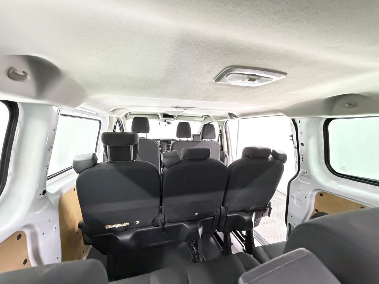 Ford Transit Custom 2.0 TDCI 77 KW 320 AMBIENCE KOMBI SWB (105cv) L1H1 9 plazas - Foto 24