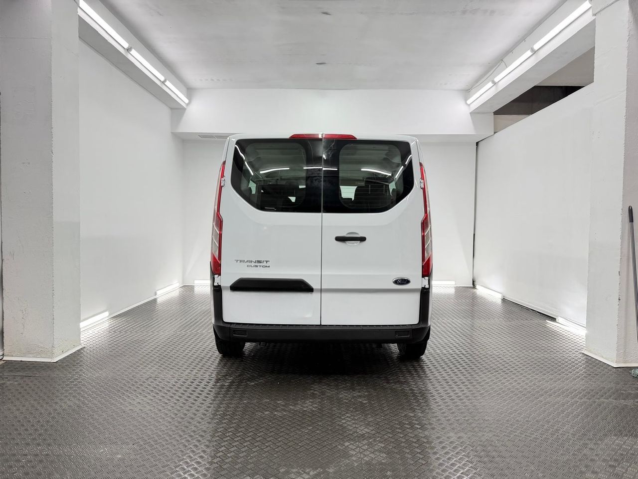 Ford Transit Custom 2.0 TDCI 77 KW 320 AMBIENCE KOMBI SWB (105cv) L1H1 9 plazas - Foto 10