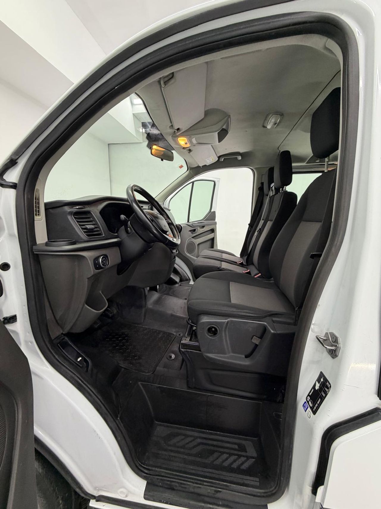 Ford Transit Custom 2.0 TDCI 77 KW 320 AMBIENCE KOMBI SWB (105cv) L1H1 9 plazas - Foto 25