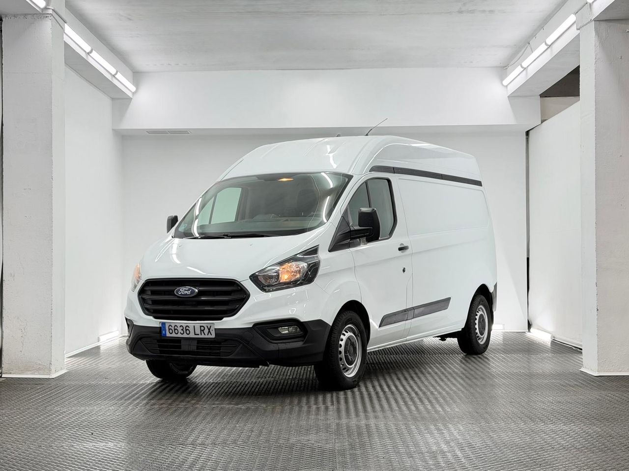 Ford Transit Custom 2.0 TDCI 96 KW 340 AMBIENCE VAN LWB 130cv) L2H2 - Foto 6