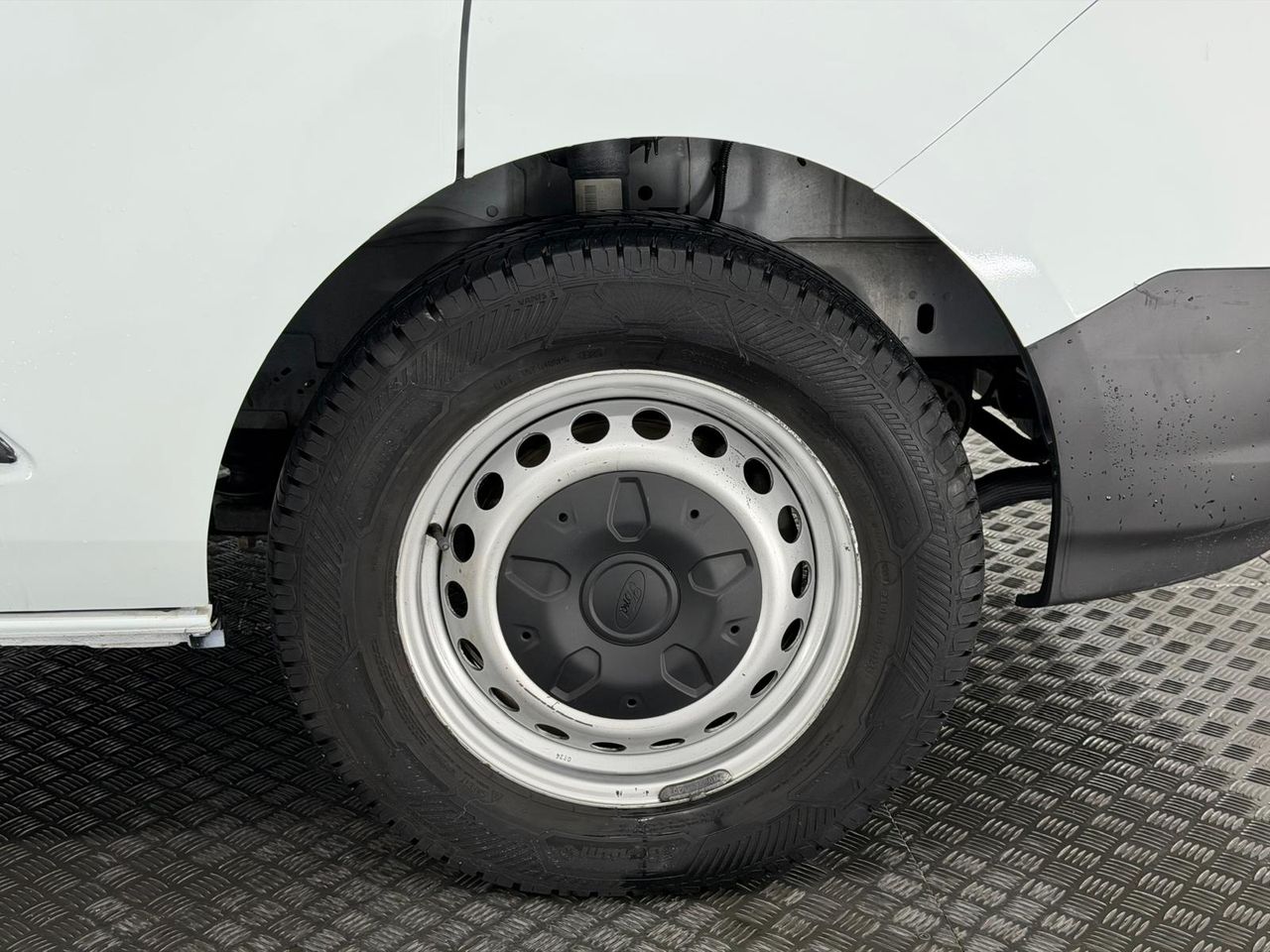 Ford Transit Custom 2.0 TDCI 96 KW 340 AMBIENCE VAN LWB 130cv) L2H2 - Foto 33
