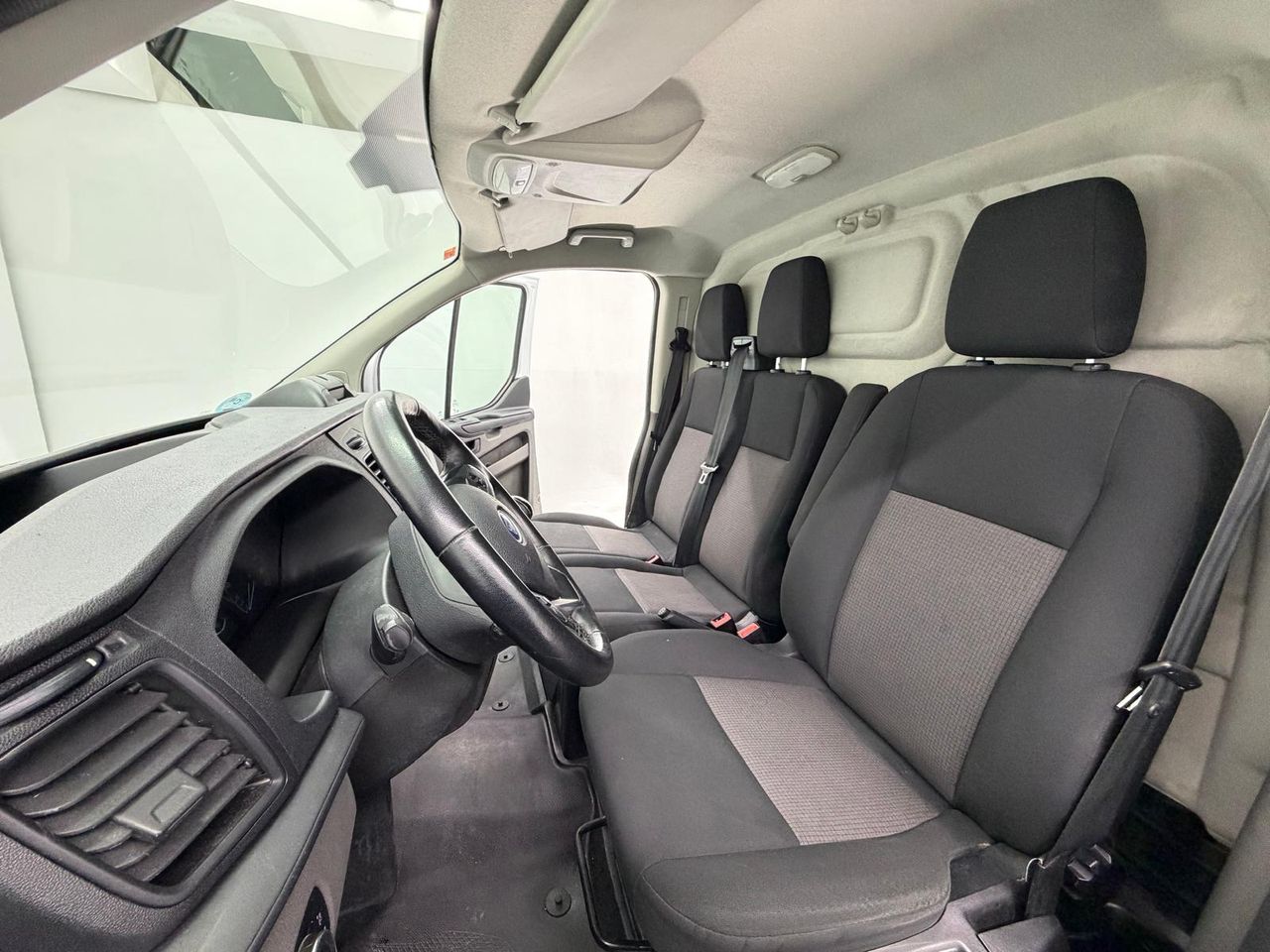 Ford Transit Custom 2.0 TDCI 96 KW 340 AMBIENCE VAN LWB 130cv) L2H2 - Foto 13