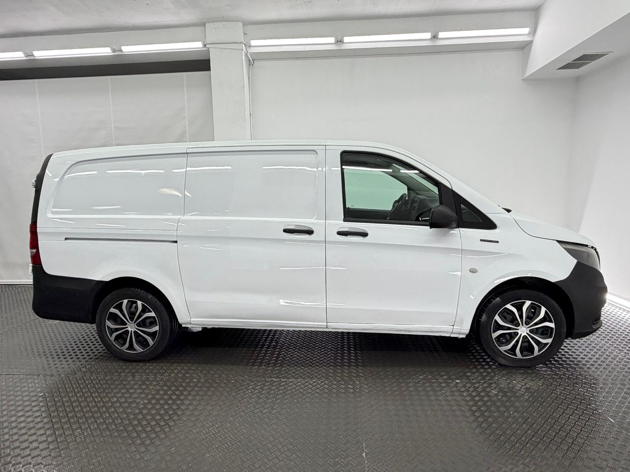 Mercedes Vito 111 e-VITO 85KW (116cv). FURGON LARGO 41kw/h L2H1 - Foto 7