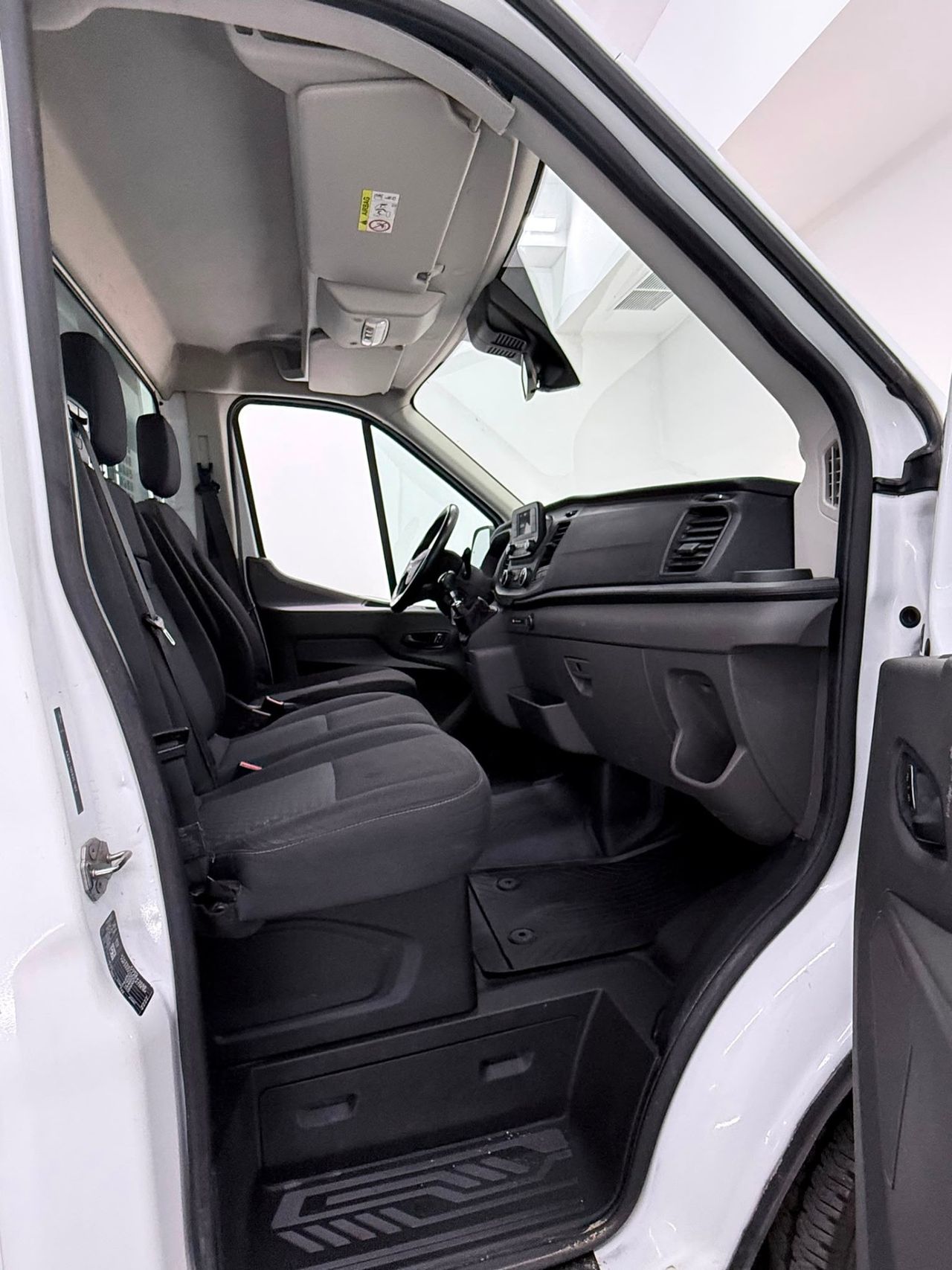 Ford Transit 2.0 96kw L1 AMBIENTE 130CV. 330 propulsión trasera Ch-Cb. - Foto 10