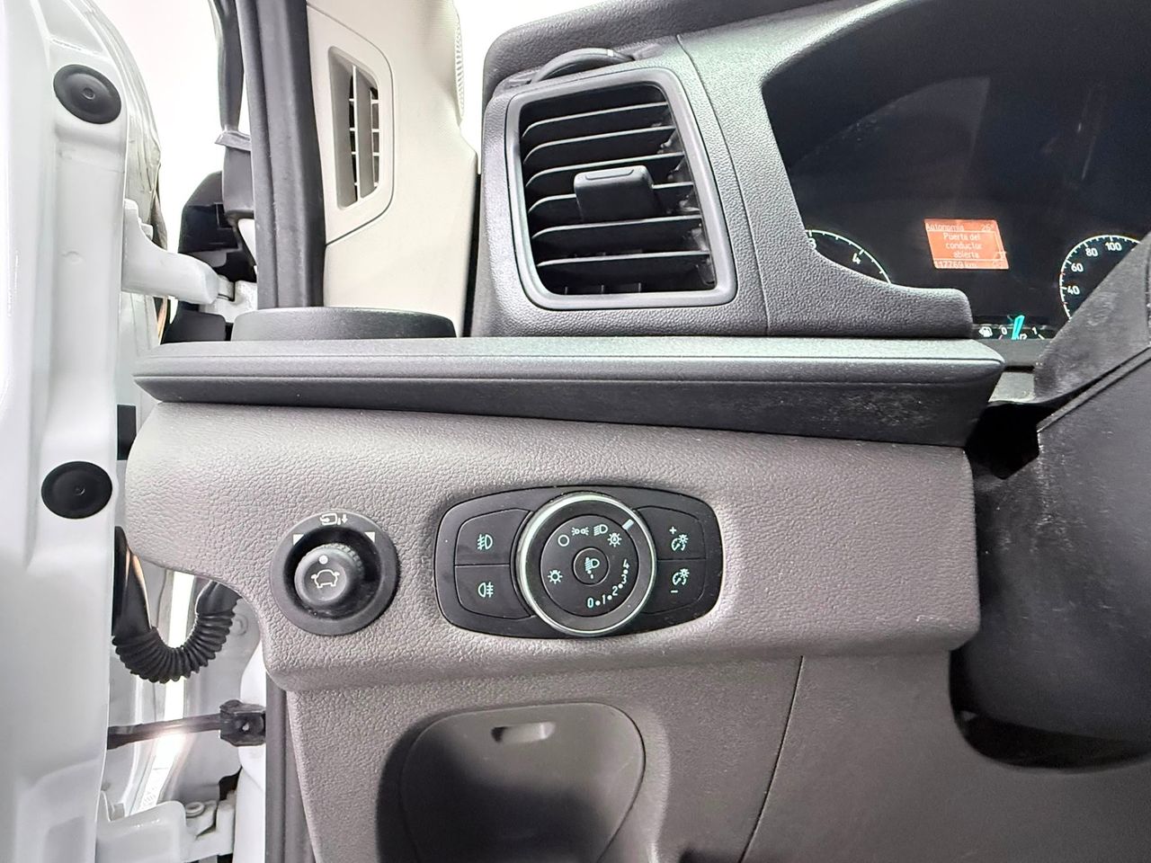 Ford Transit 2.0 96kw L1 AMBIENTE 130CV. 330 propulsión trasera Ch-Cb. - Foto 24