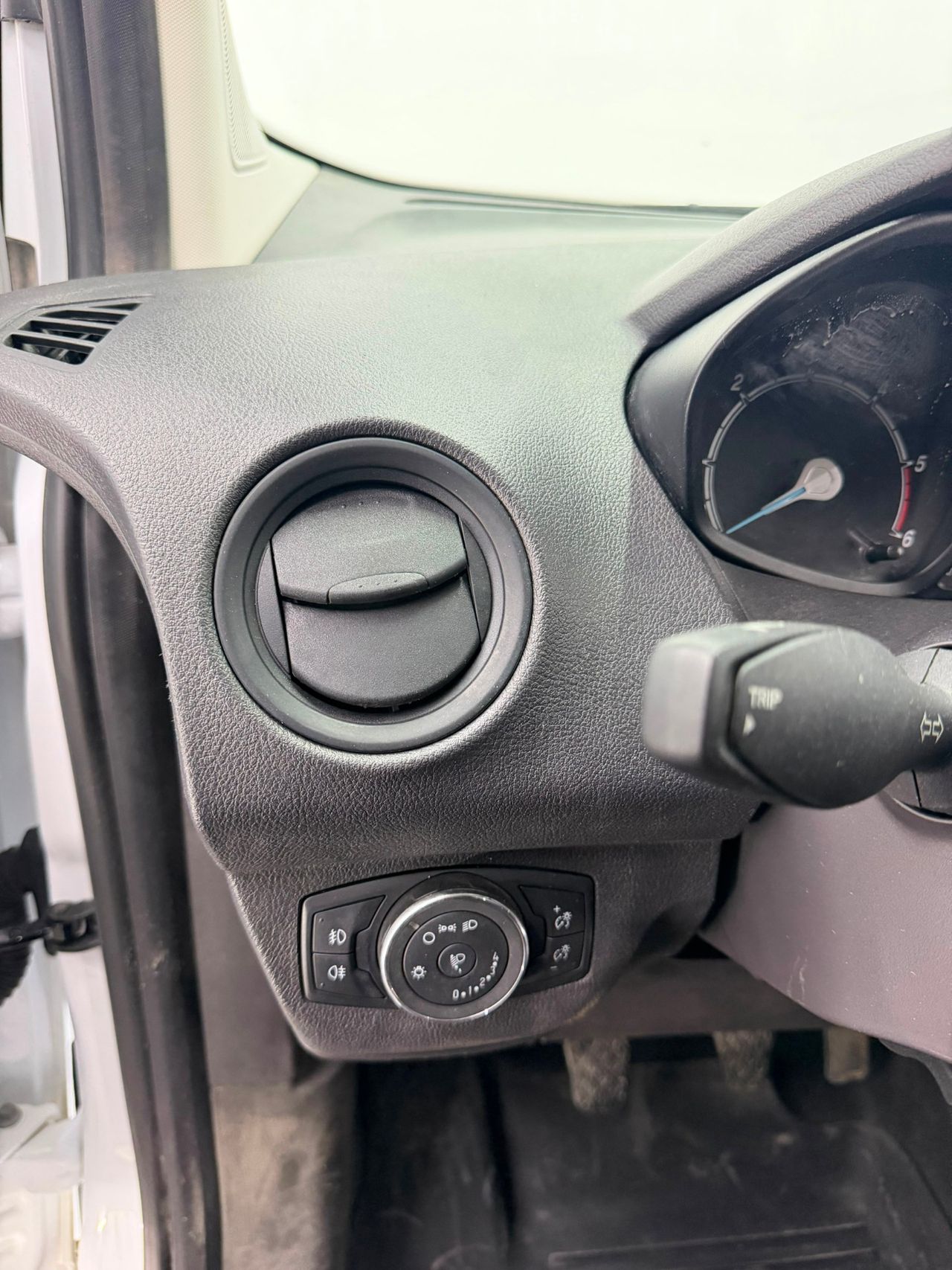 Ford Transit Courier CURIER 1.5 100cv - Foto 17