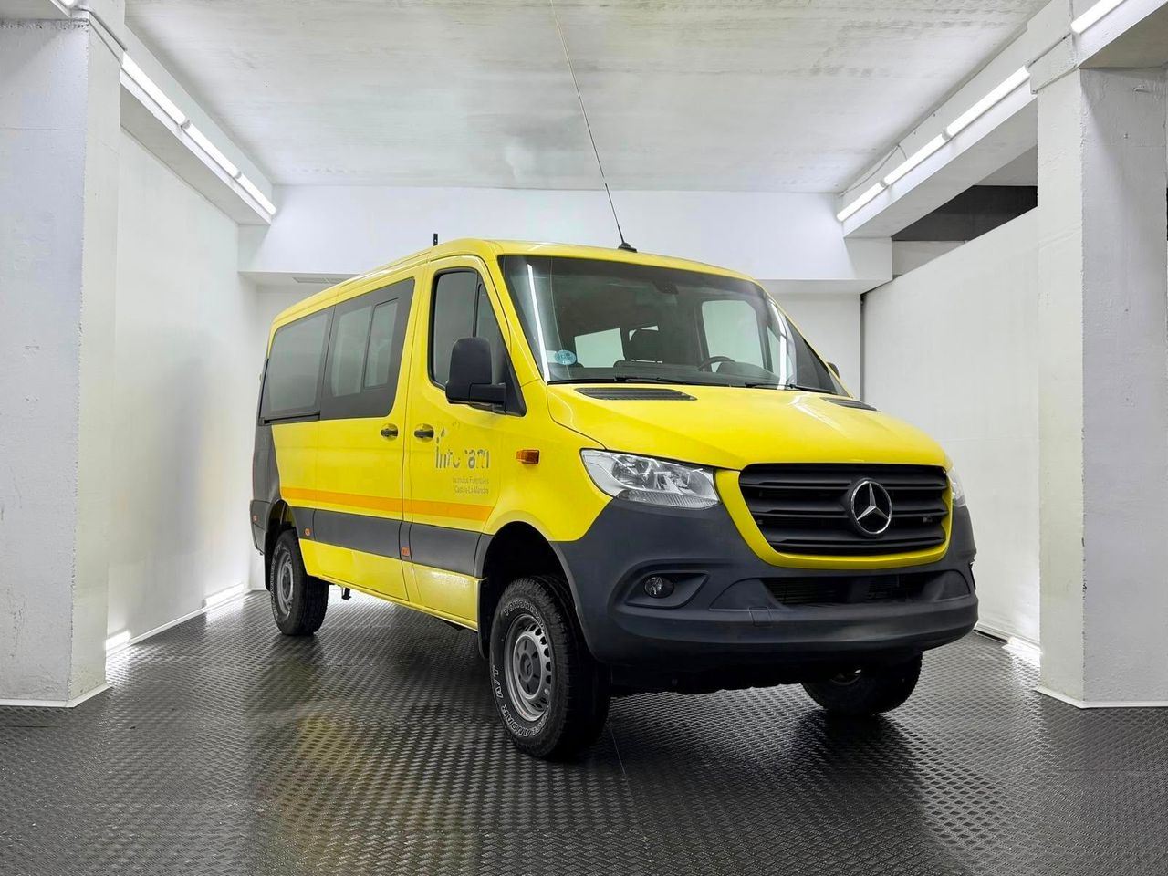 Mercedes Sprinter 3.0 CDI 140 KW 319 TOURER MWB 190 cv (COMBI) - Foto 6