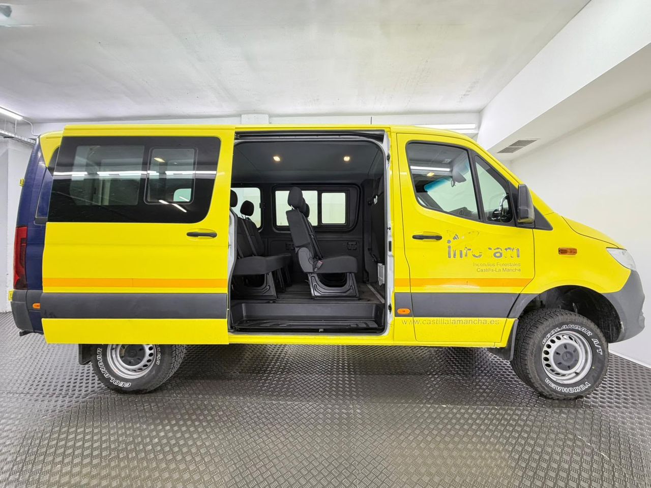 Mercedes Sprinter 3.0 CDI 140 KW 319 TOURER MWB 190 cv (COMBI) - Foto 9