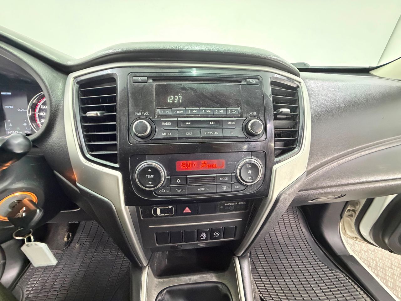 Mitsubishi L200 PICK-UP 4X4 - Foto 16