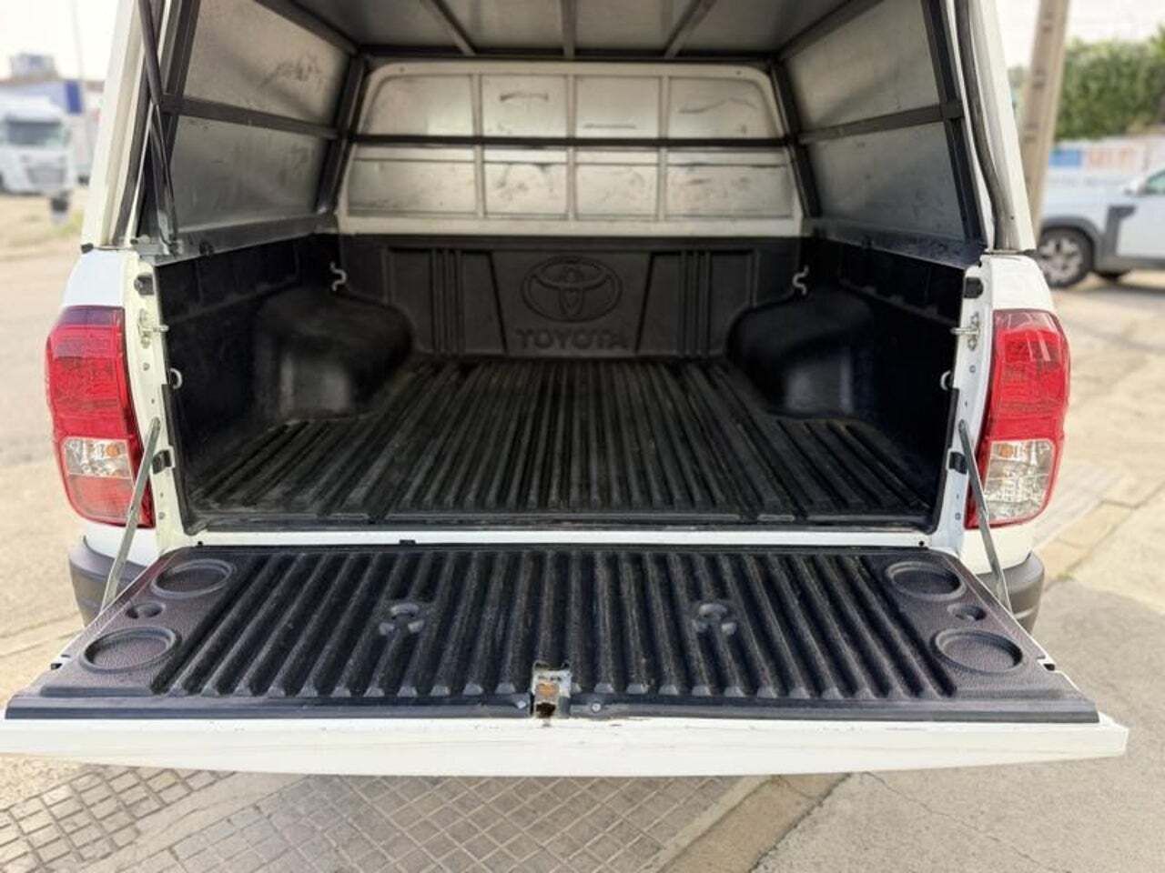 Toyota Hilux 2.4 D4D Cabina Doble GX  - Foto 4