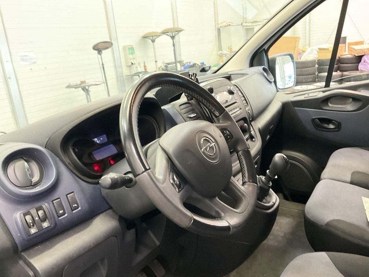 Opel Vivaro 1.6 CDTI SS 92kW L1 2.7t Combi Plus9  - Foto 4