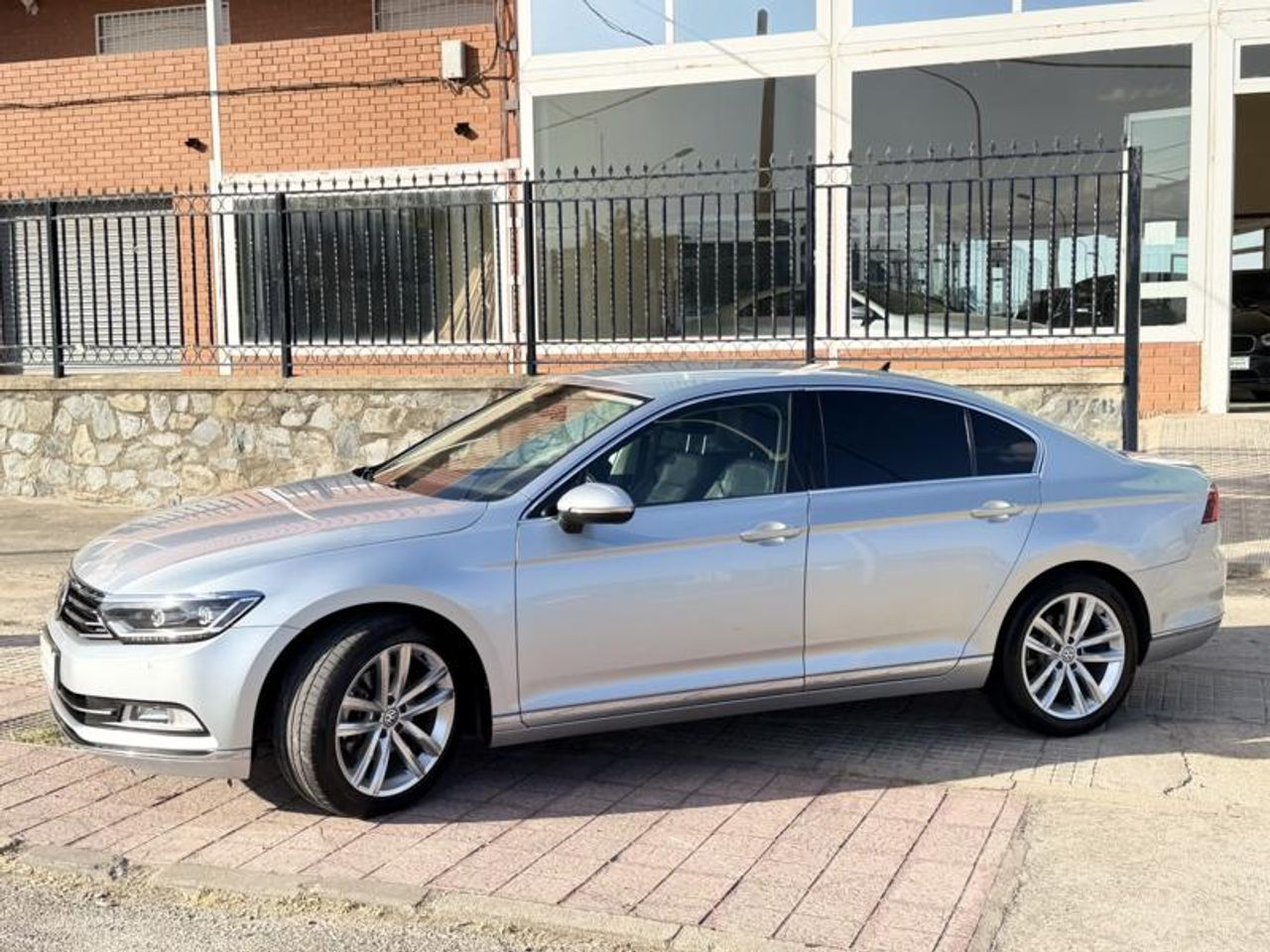 Volkswagen Passat Sport 2.0 TDI 140kW(190CV) BMT DSG - Foto 3