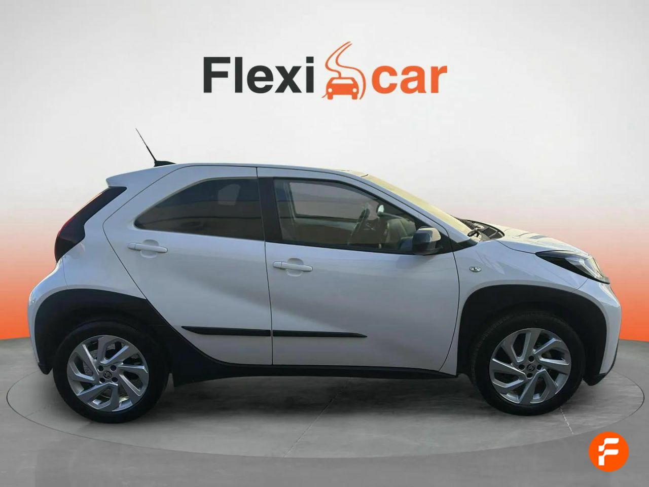 toyota aygo 2022 / foto grande (2)