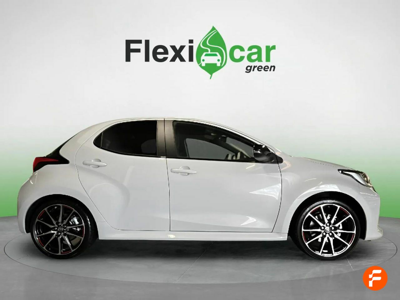 toyota yaris 2023 / foto grande (2)