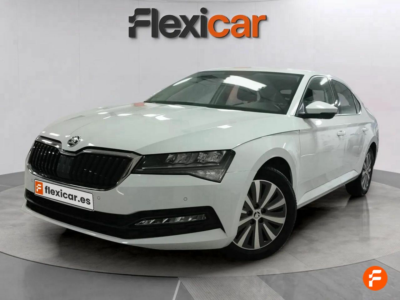 skoda superb 2022 / foto grande (3)