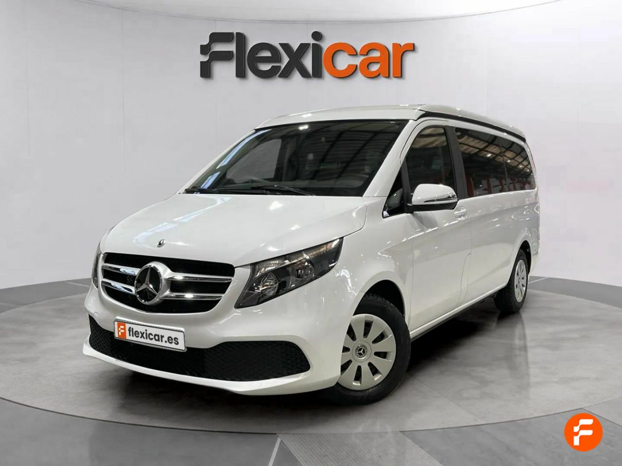 mercedes clase v 2023 / foto grande (3)