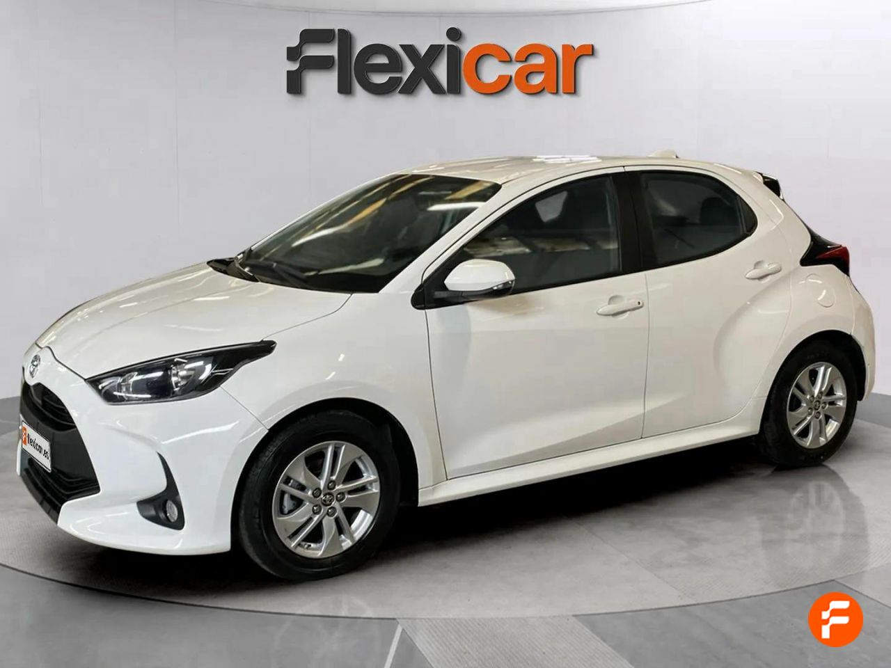 toyota yaris 2023 / foto grande (2)