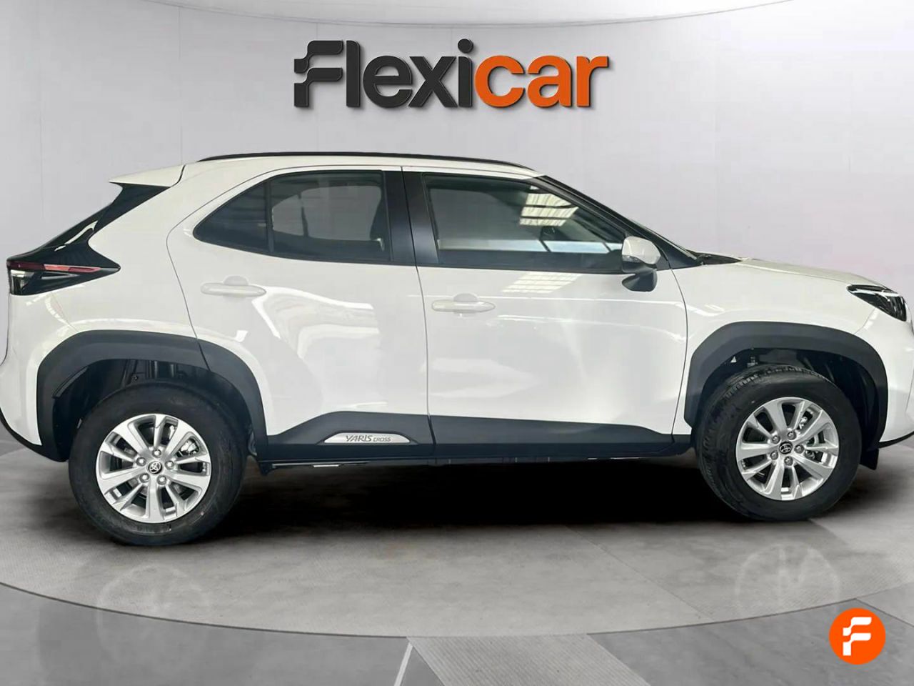toyota yaris cross 2025 / foto grande (2)